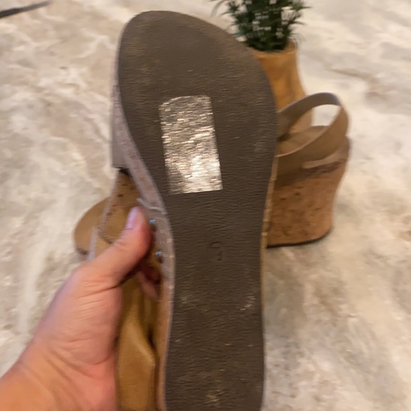 Perfect beige wedge - Picture 4 of 4